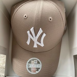 Nude YANKEES CAP - brand new